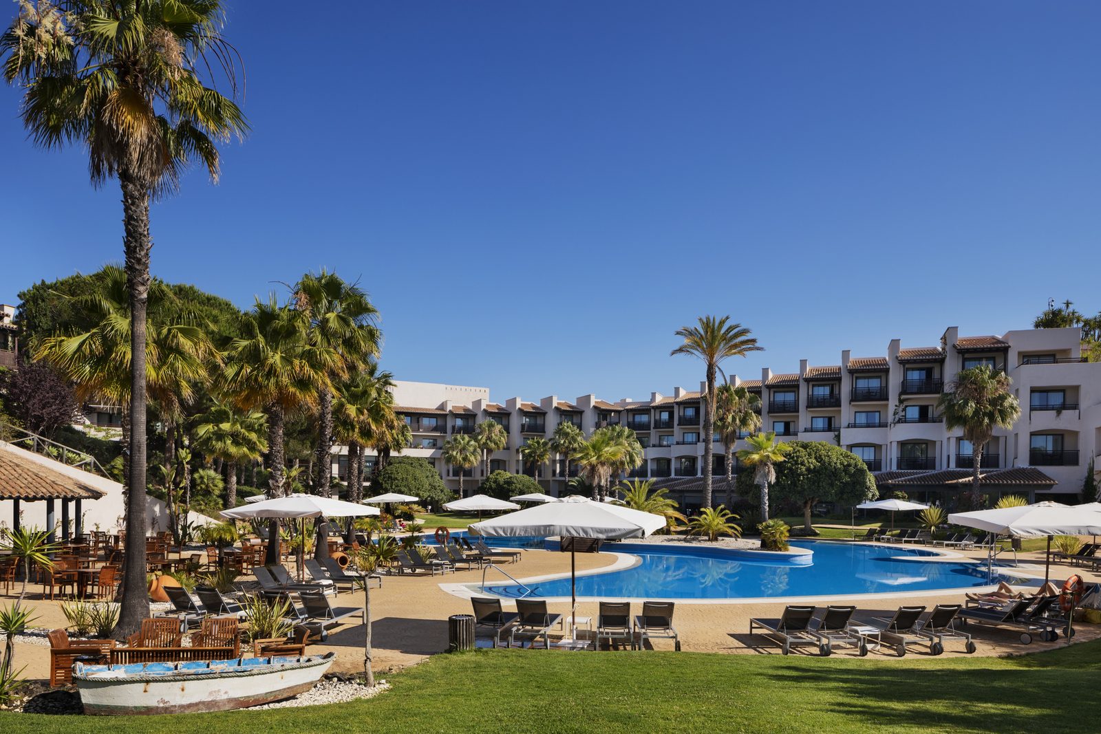 Precise Resort El Rompido pool and gardens